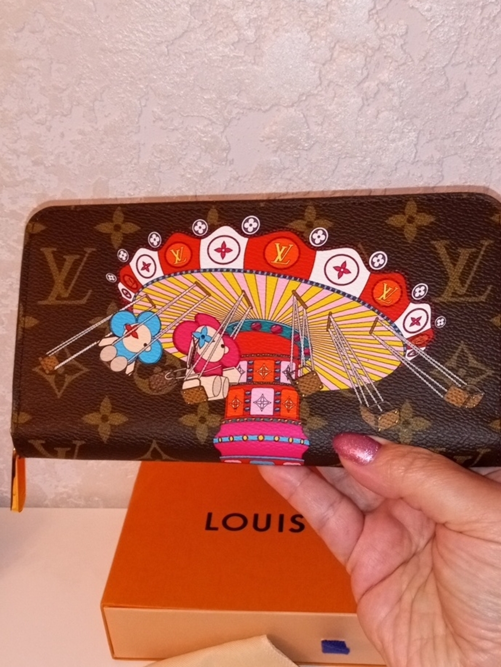 Louis Vuitton Monogram Rare Zip Wallet with Multicolor Carousel Motif Holiday Co - Picture 9 of 9